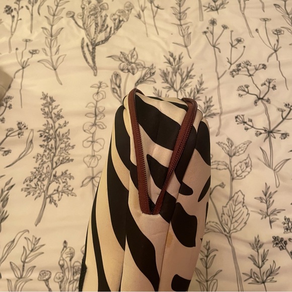 WW Weight Watchers Zebra Stripe & Faux Brown Leather Lunch Tote Bag - insulated - Picture 5 of 8